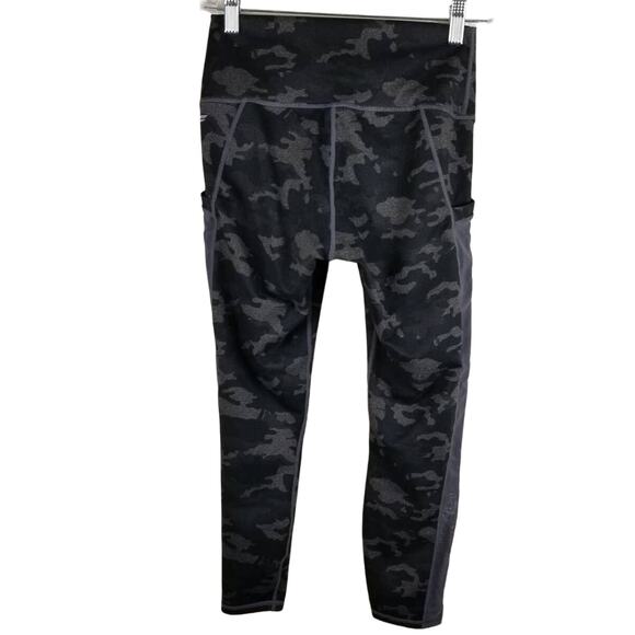 Fabletics Powerhold Camoflauge Athletic Hiking Walking Side Pockets Leggings XS - Picture 2 of 4